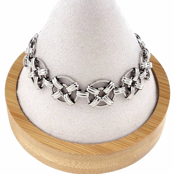 gold bracelet for a gold-plated leg