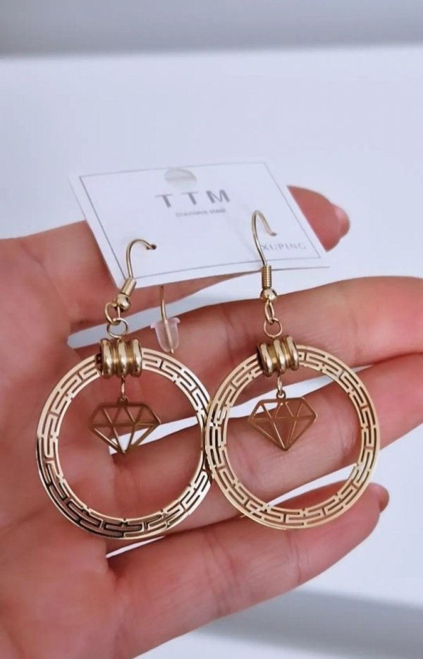 gold earrings made of stainless steel