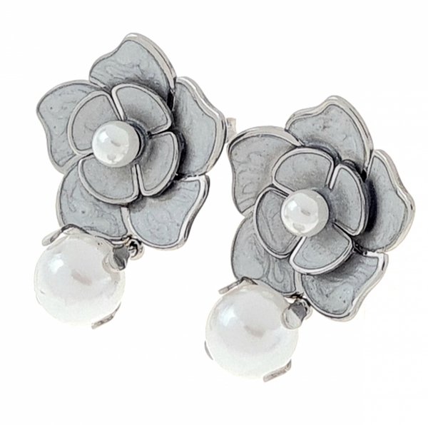 gold earrings made of stainless steel