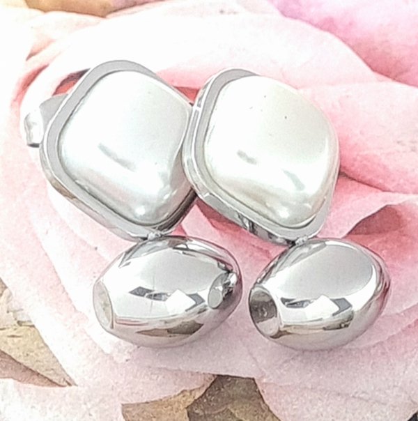 gold earrings made of stainless steel