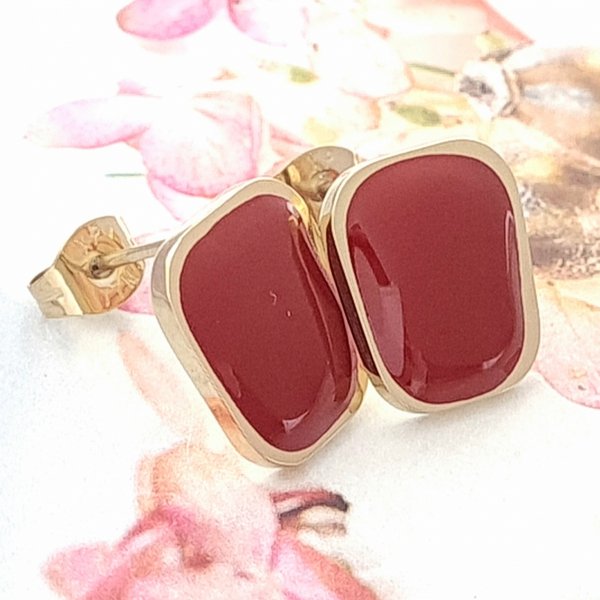 gold earrings made of stainless steel