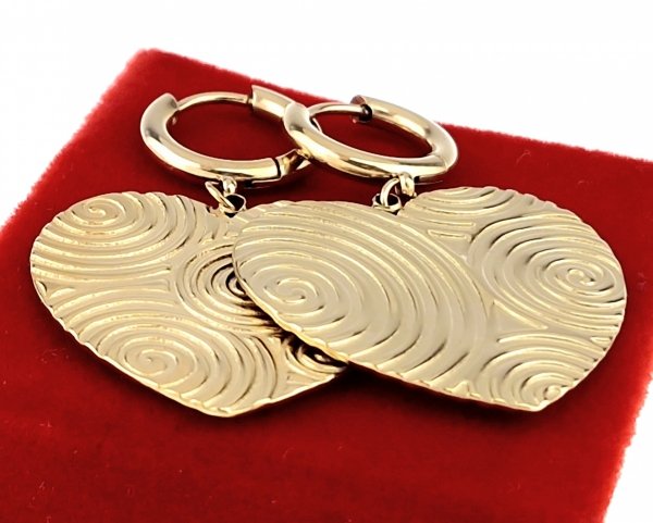 gold earrings made of stainless steel