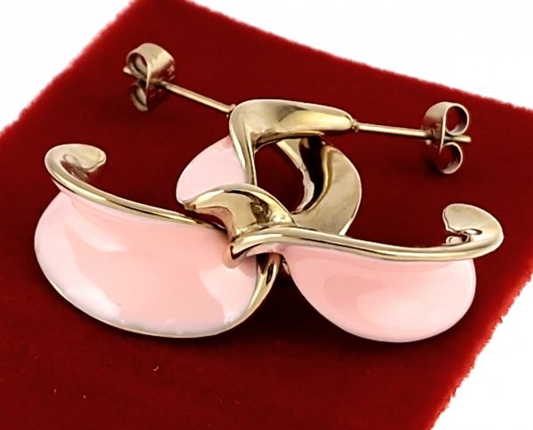 gold earrings made of stainless steel