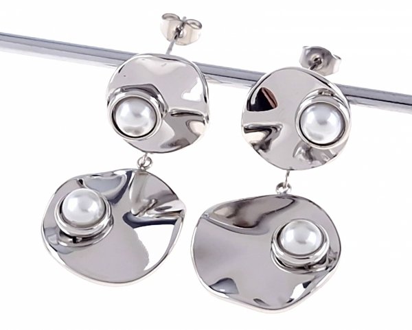 gold earrings made of stainless steel