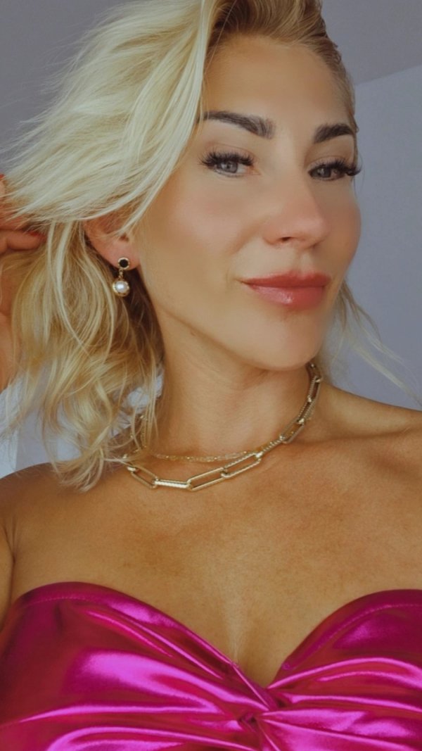 gold earrings made of stainless steel