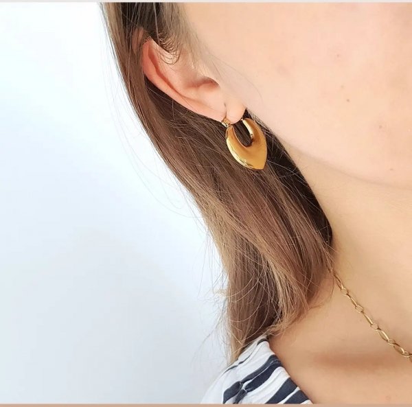 gold earrings made of stainless steel