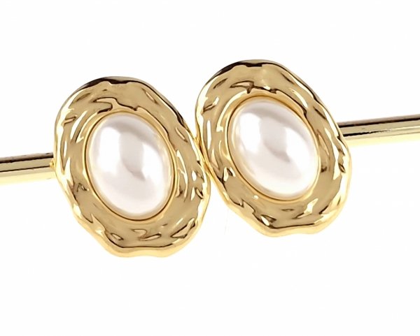 gold earrings made of stainless steel