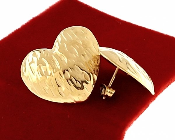 gold earrings made of stainless steel
