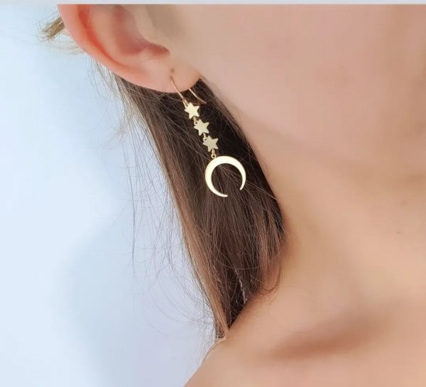 gold earrings made of stainless steel