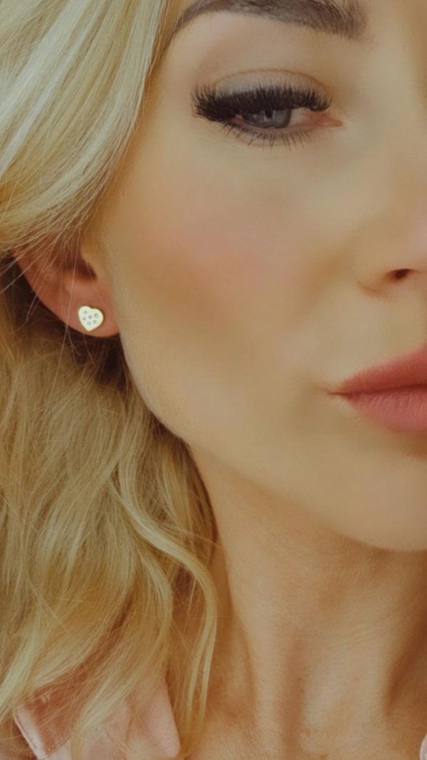 gold earrings made of stainless steel