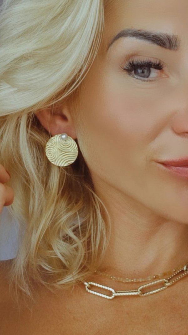 gold earrings made of stainless steel