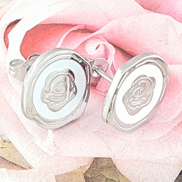 gold earrings made of stainless steel