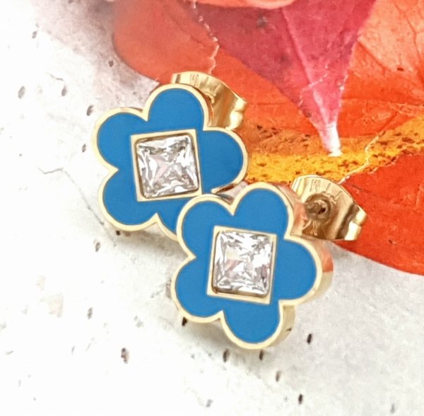 gold earrings made of stainless steel