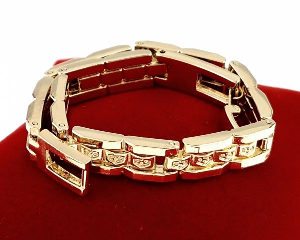gold bracelet for a gold-plated leg