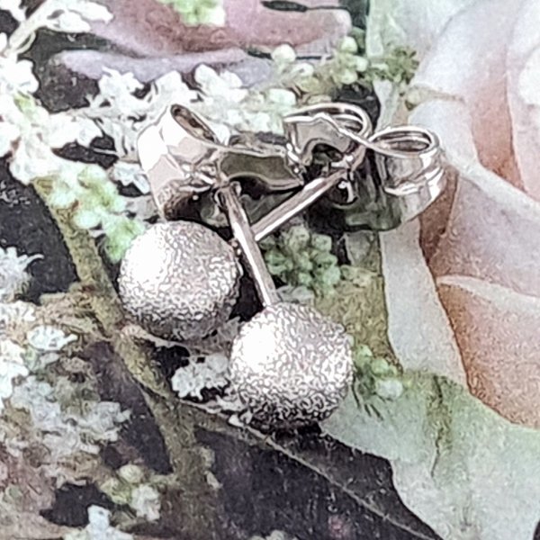 2465 Srebrne kolczyki kulki pozłacane 18k Xuping wtyczki 5mm