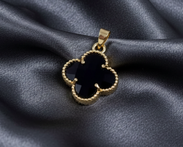 4381 Złota zawieszka błyszcząca pozłacana 14k koniczyna marokańska