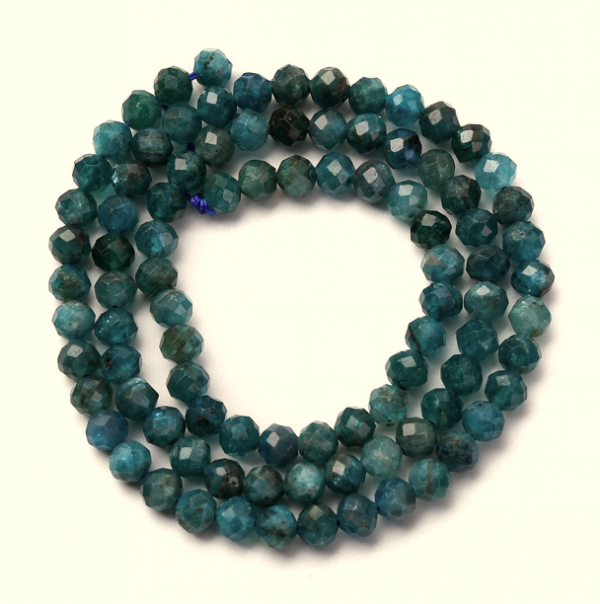 1564 Naturalne koraliki apatytu, fasetowane, okrągłe, 4 mm, otwór: 0,8 mm, około 97-103 szt./pasmo, 38-39 cm