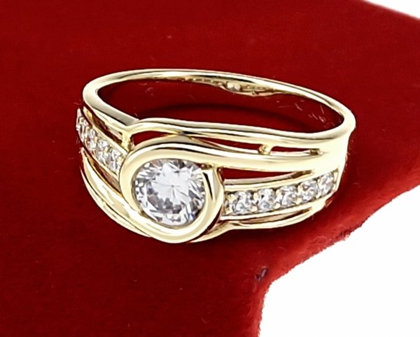 2327g Pierścionek złoty zaręczynowy błyszczący cyrkonie pozłacany 14k