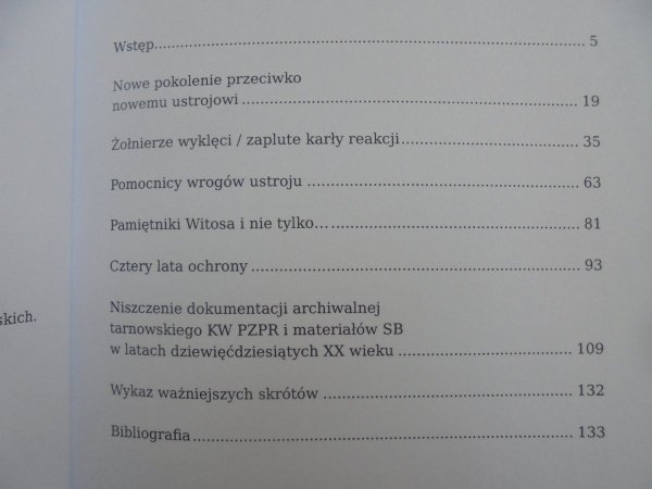 Przemysław Mazur, Paweł Skorut • Społeczeństwo przeciw państwu, państwo przeciw społeczeństwu. Bezpieczeństwo ustroju Polski Ludowej na wybranych przykładach z ziemi tarnowskiej