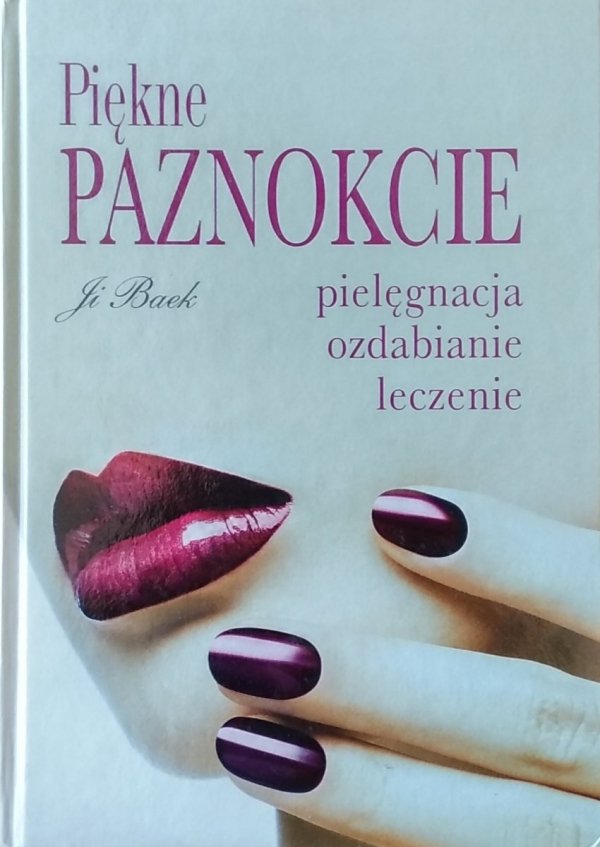 Ji Baek • Piękne paznokcie