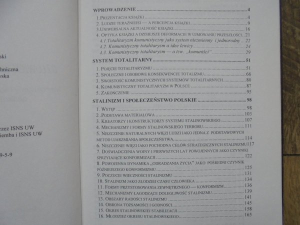 Hanna Świda-Ziemba • Człowiek wewnętrznie zniewolony. Mechanizmy i konsekwencje minionej formacji - analiza psychologiczna