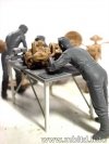 Master Box 3560 German motocycle repair team (1:35)
