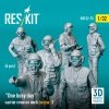 RESKIT RSF32-0075 One busy day carrier crew on deck (scene 1) (6 pcs) (3D Printed) 1/32