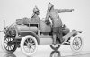 ICM 24017 Model T 1914 Fire Truck with Crew (1:24)