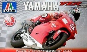 Italeri 4502 YAMAHA YZR500 2001 (1:6)
