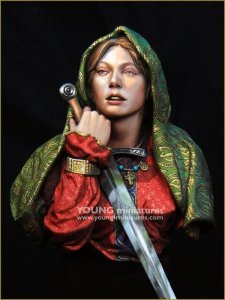 Young Miniatures YH1871 Medieval Woman 1/10