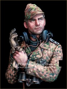 Young Miniatures YM18100 German Waffen SS Panzer Officer 1/10