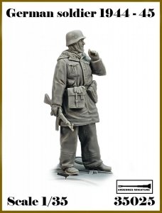 Ardennes Miniature 35025 GERMAN SOLDIER 1944-1945 1/35