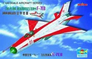 Trumpeter 01326 PLAAF F-7EB (Acrobatic Team) 1/144