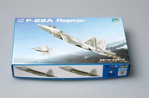 Trumpeter 01317 Lockheed F-22A Raptor 1/144