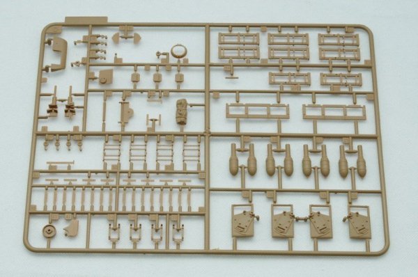 Trumpeter 00352 France 39(H) TANK SA 38 37mm gun (1:35)