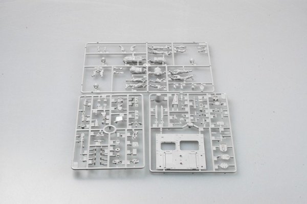 Trumpeter 00397 M1130 Stryker Command Vehicle (1:35)