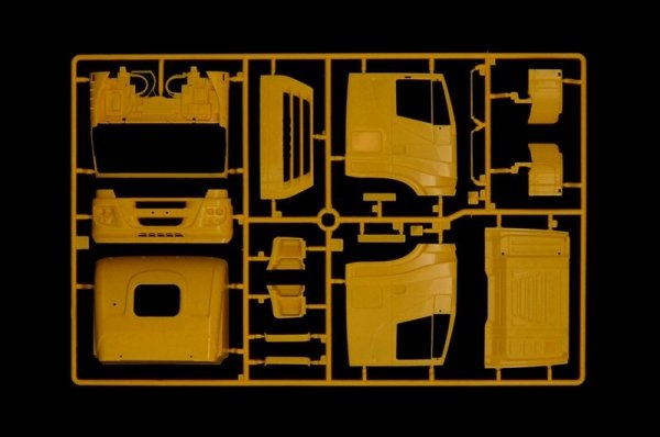 Italeri 3898 IVECO STRALIS YELLOW DEVIL (1:24)