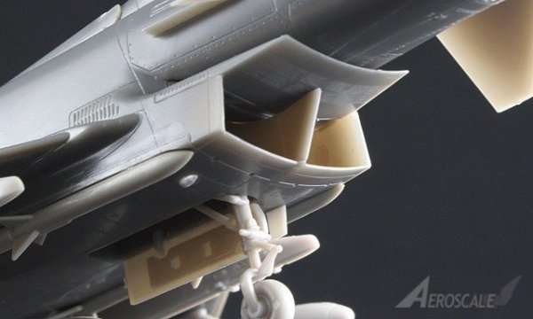 Hasegawa E40 EUROFIGHTER TYPHOON single seater (1:72)
