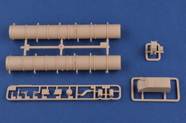 Hobby Boss 85511 Russian KrAZ-260B Tractor with 5P85TE TEL S-300PMU 1/35