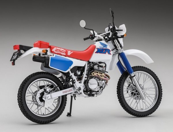Hasegawa 21518-BK18 Honda XLR250R (MD22) (1991) 1/12