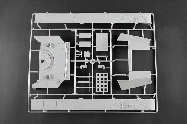 Trumpeter 00953 German Sd.Kfz.165 Hummel Late Production 1/16