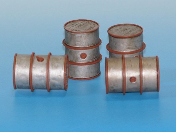 Eureka XXL E-012 Zestaw 4 beczek 200l 1:35