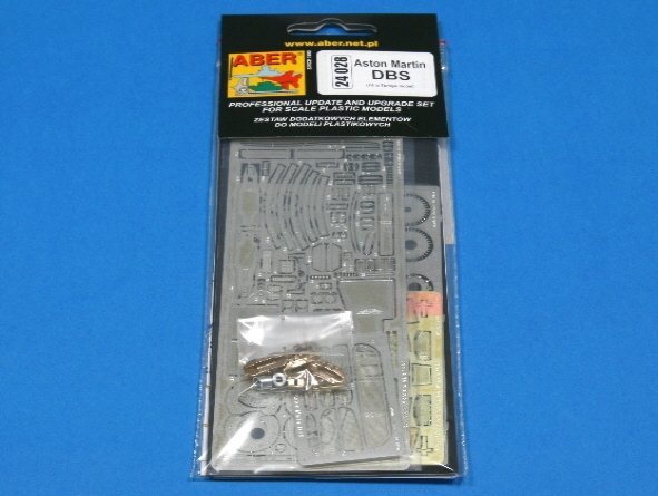 Aber 24028 Aston Martin DBS (1:24)