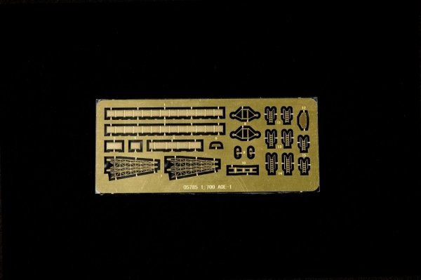 Trumpeter 05785 AOE Fast Combat Support Ship USS Sacramento (AOE-1) 1:700