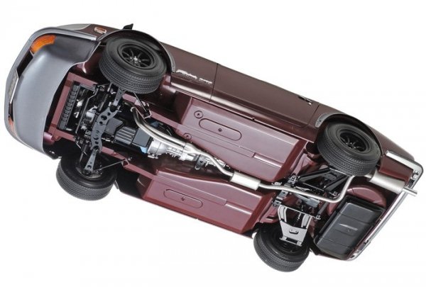 Tamiya 12051 Nissan Fairlady 240ZG Street Custom (1:12)