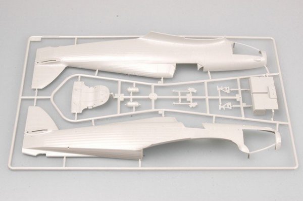 Trumpeter 02414 HURRICANE Mk.I (1:24)