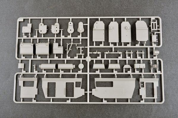 Trumpeter 01082 15U175 TEL of RS-12M1 Topol-M ICBM complex 1/35