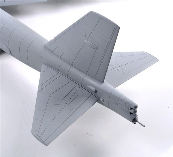 Modelcollect UA72200 B-52H U.S. Stratofortress strategic Bomber 1/72