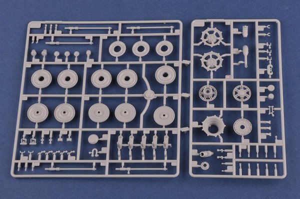 Hobby Boss 84530 German Sd.Kfz.182 King Tiger Porsche Turret w/ Zimmerit (1:35)