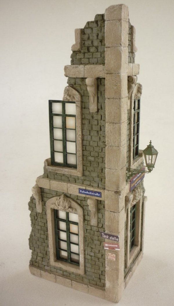 RT-Diorama 35257 City House Corner 1/35